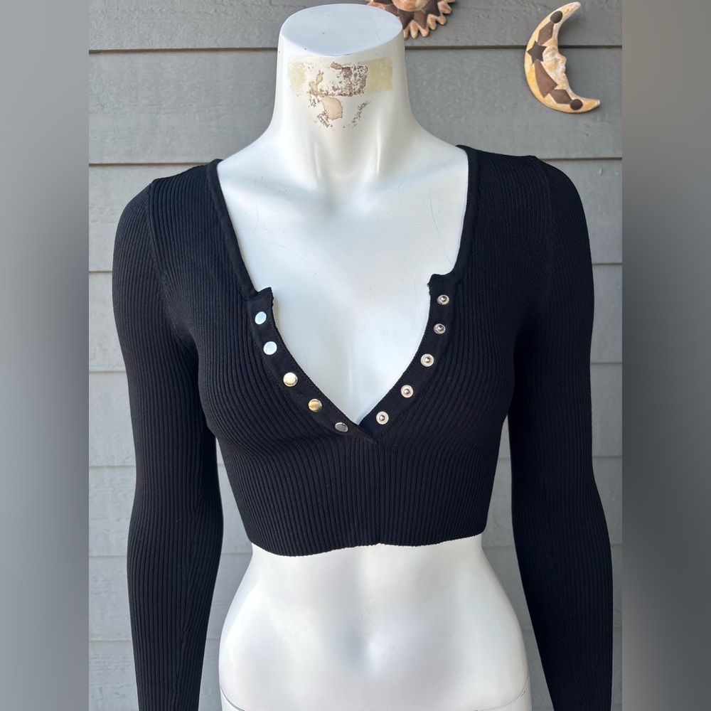 Hera Collection Black Ribbed Crop Top with Button Details